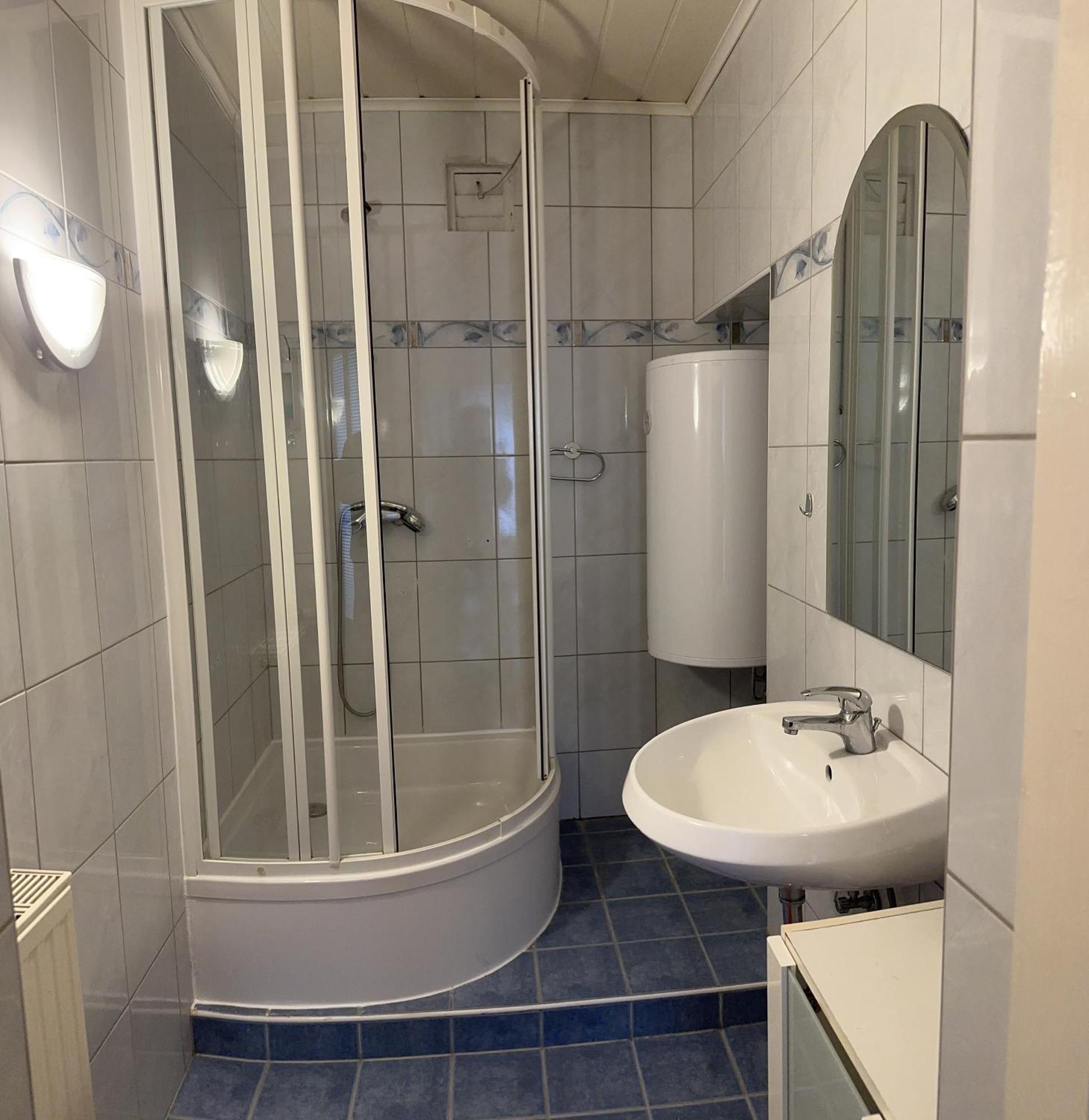 Cheap Outlet Center Apartment With Pool Парндорф Экстерьер фото